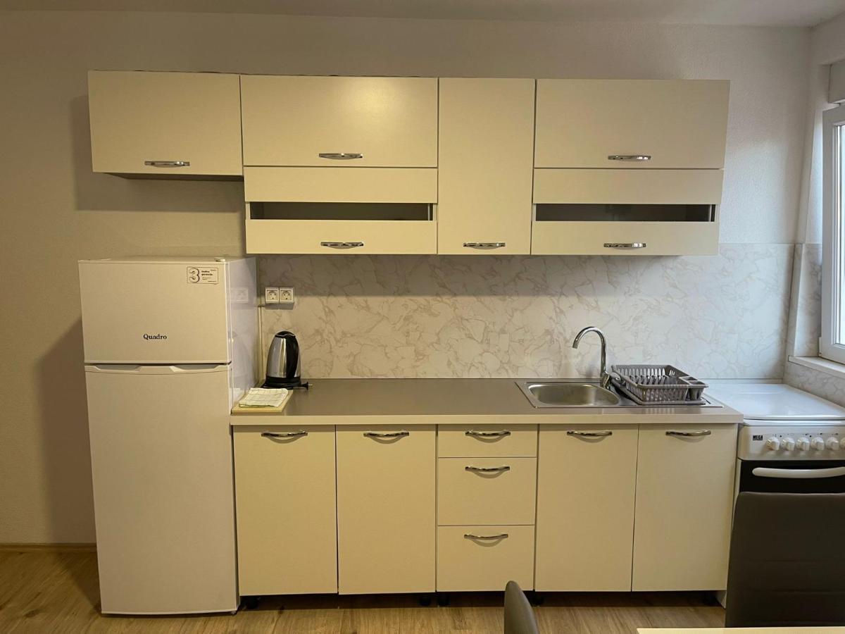 נאום Apartmani Zuti מראה חיצוני תמונה