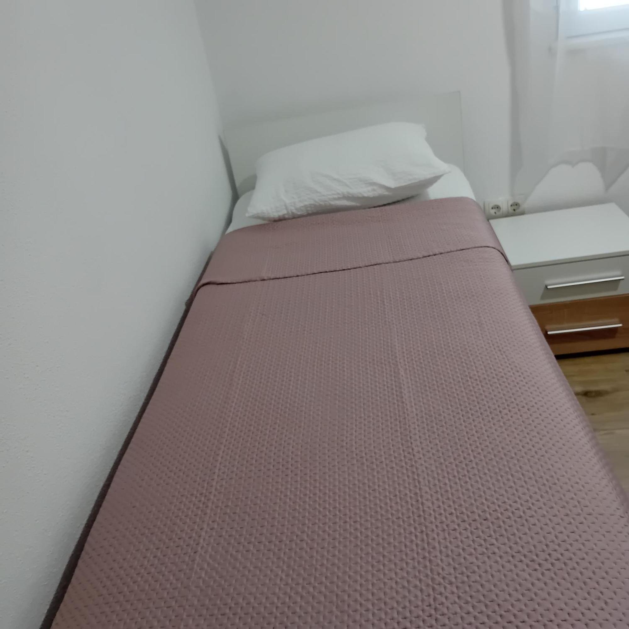 נאום Apartmani Zuti חדר תמונה