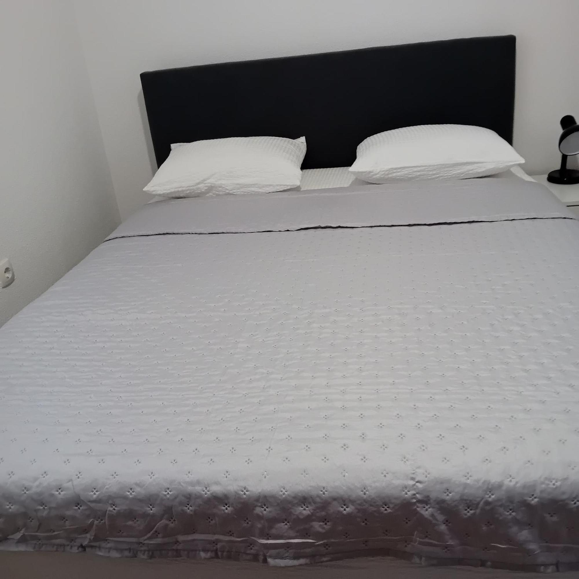 נאום Apartmani Zuti חדר תמונה